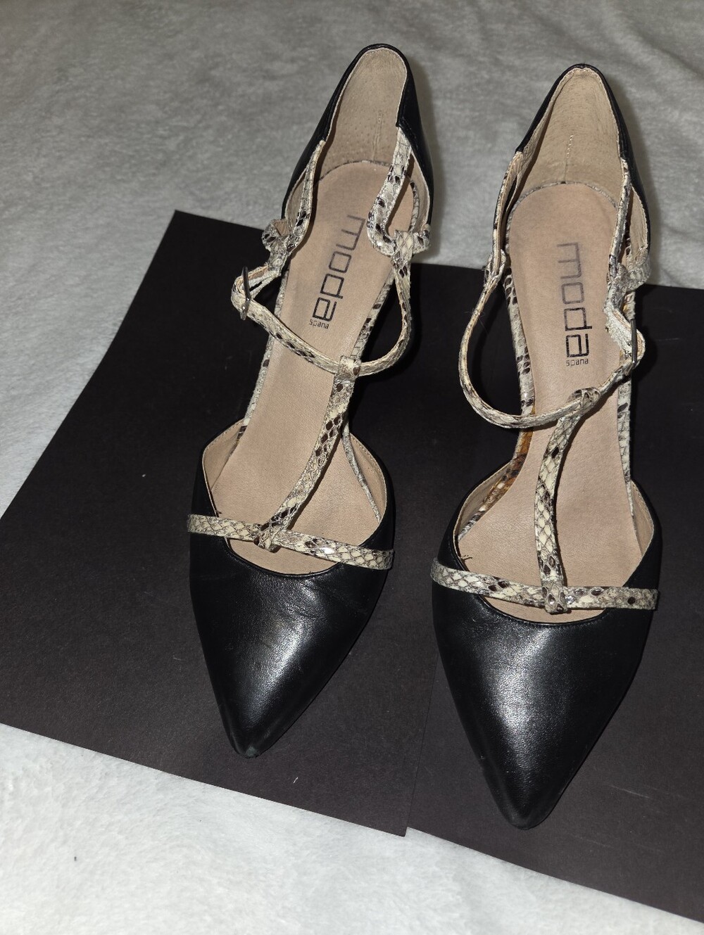 Moda Black Pointed-Toe Heels with Snake-Print Straps - Picture 2 of 7